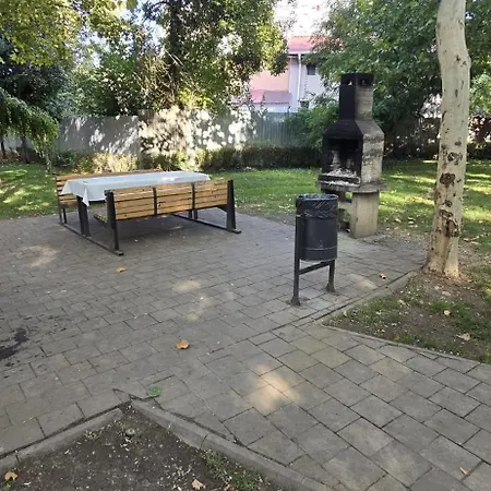 Adrian Apartmanhotel