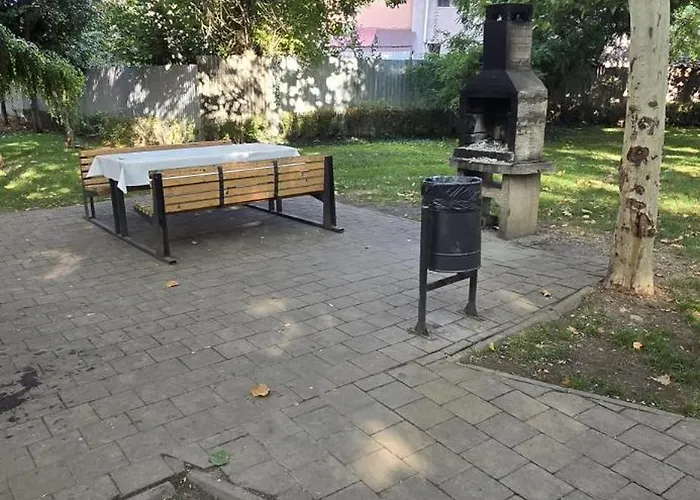 Adrian Apartmanhotel